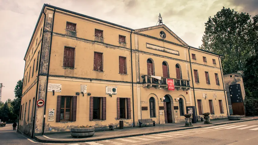 Stanghella (PD), 21 maggio 2019. Vedute di Stanghella per articolo Jori. Nella foto: il vecchio municipio ora sede del museo civico etnografico.