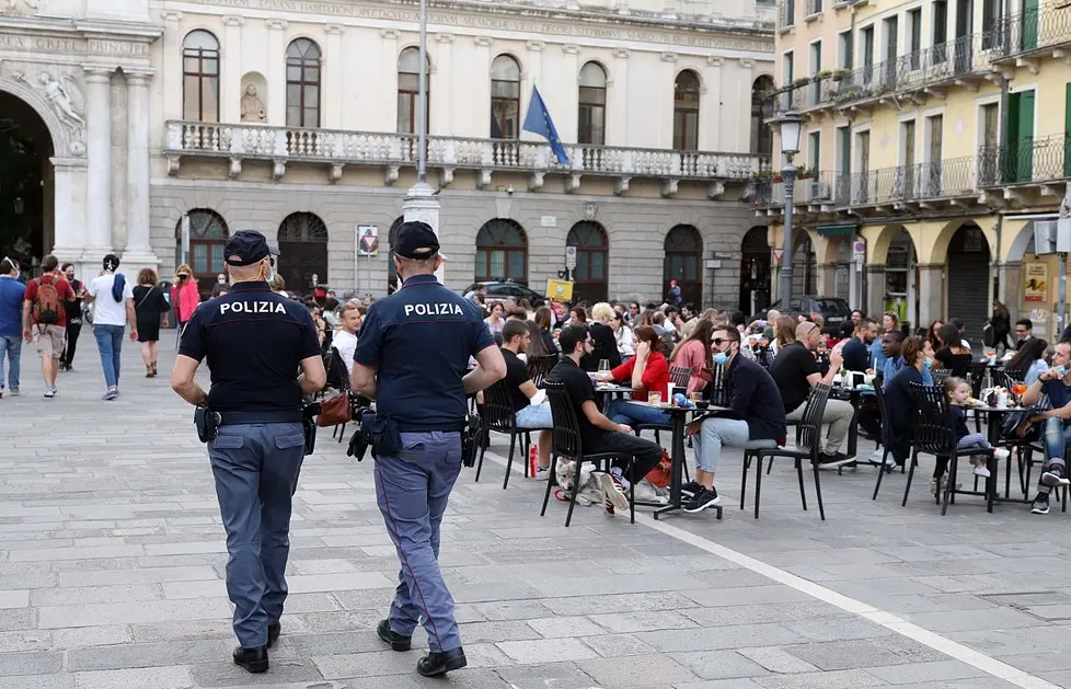 TOME' - AGENZIA BIANCHI - PADOVA - APERITIVO BLINDATO