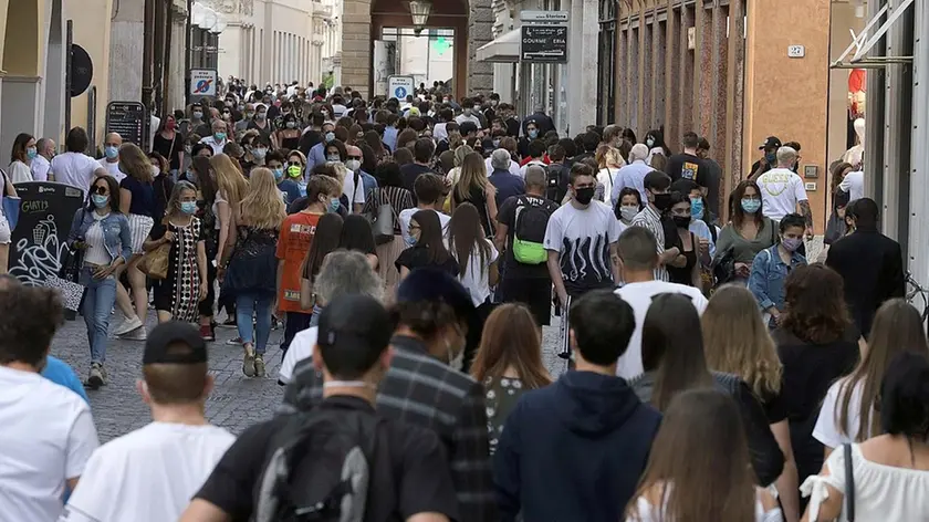 TOME' - AGENIZ BIANCHI - PADOVA - GENTE IN CENTRO