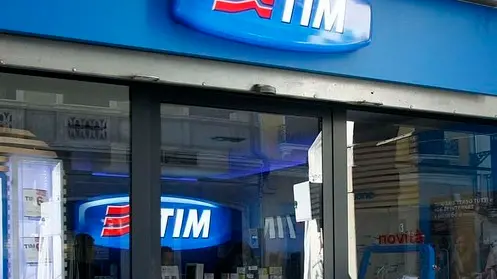 MALFITANO - SPACCATA VIA TIM VIA ROMA