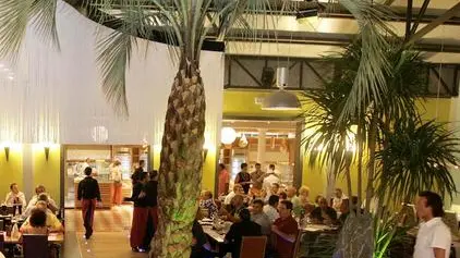 - L'interno del Kofler di Padova che e' una moda tra giovani e adulti