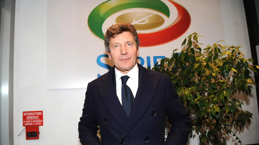 Ezio Maria Simonelli, presidente del Collegio dei Revisori della Lega di Serie A, al suo arrivo questo pomeriggio in Lega Calcio per l'assemblea elettiva del presidente, Milano, 20 dicembre 2012. ANSA/DANIELE MASCOLO