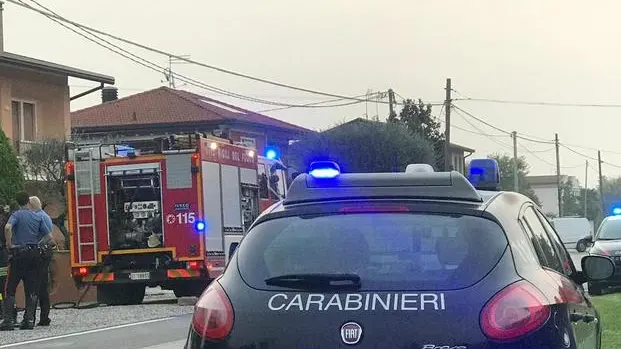 La casa invasa dal fumo nipote salva la nonna che rischia di soffocare ...
