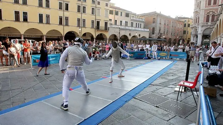 PRANDI- AGENZIA BIANCHI - PADOVA - SCHERMA IN PIAZZA DELLE ERBE