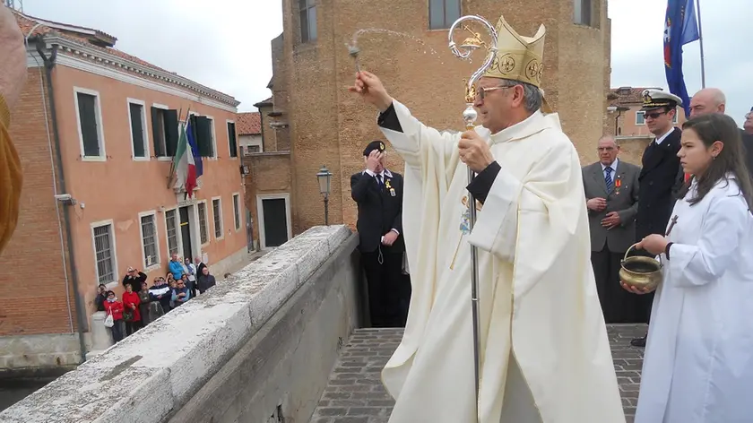 Il vescovo di Chioggia, monsignor Adriano Tessarollo
