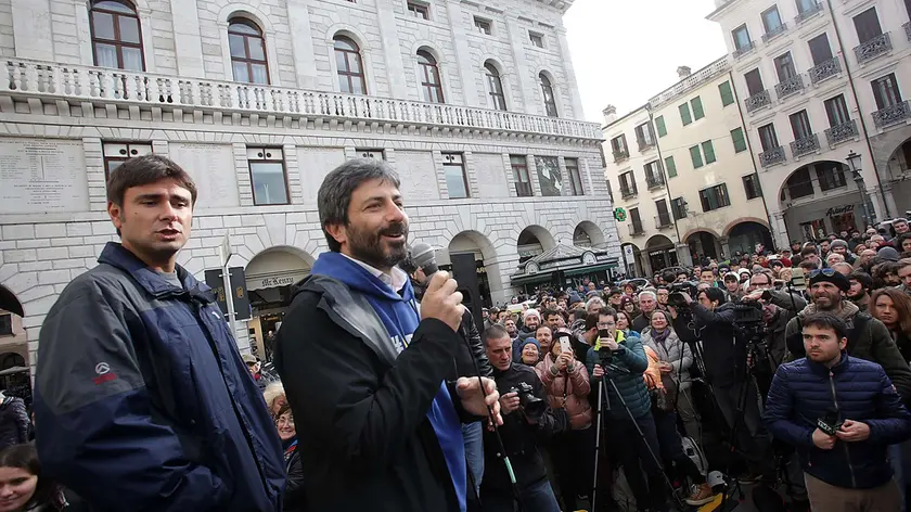 CADONI - AGENZIA BIANCHI - PADOVA - CINQUE STELLE IN PIAZZA DELLE ERBE