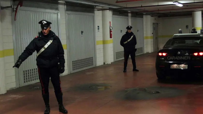Un intervento dei carabinieri dopo dei furti in alcuni garage