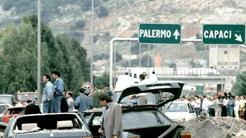 La strage di Capaci dove morì il giudice Giovanni Falcone la moglie Francesca Morvillo e gli agenti della scorta