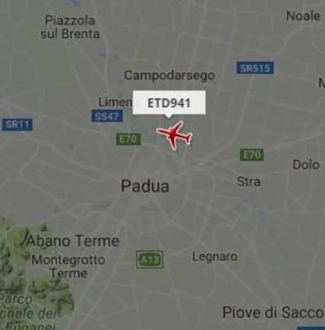 La rotta dell'aereo Etihad volato su Padova alle 00.45, l'orario dell'impatto