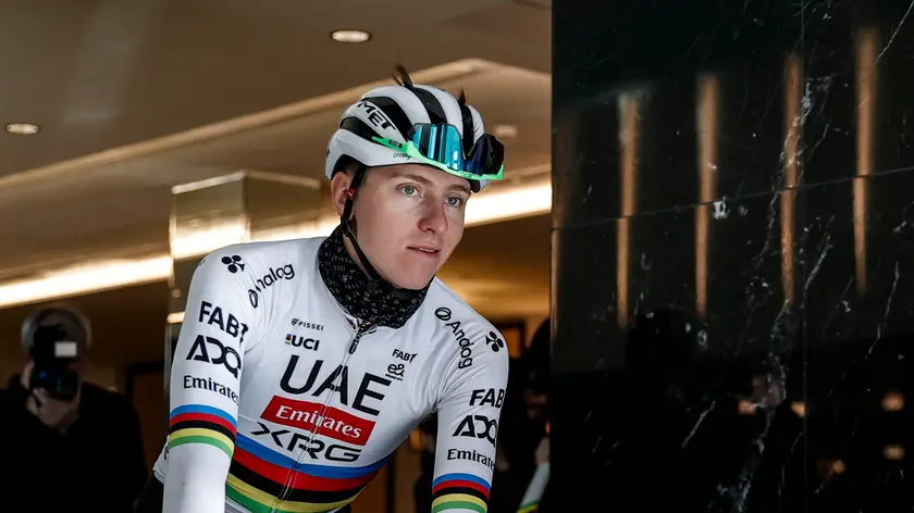 epa11768217 Slovenian rider Tadej Pogacar of UAE Team Emirates in action during the pre-season training session in Alicante, Valencia, Spain, 10 December 2024. EPA/Manuel Bruque