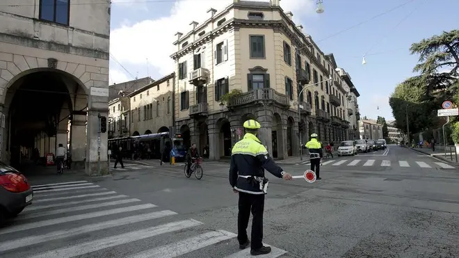BARSOTTI - SEMAFORO SPENTO IN PRATO DELLA VALLE