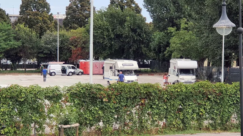 Lo spazio di via Longhin che ospiterà il campo provvisorio