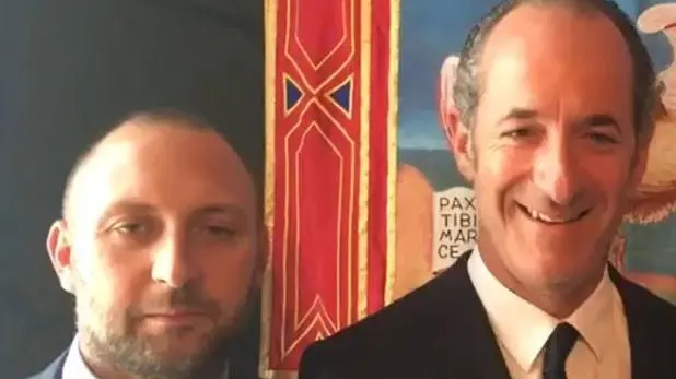 Giuliano Zulin assieme al presidente del Veneto Luca Zaia, di cui è stato portavoce