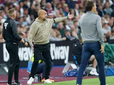 epa11576217 Manchester City manager Pep Guardiola gestures on the sideline during the English Premier League soccer match of West Ham United against Manchester City, in London, Britain, 31 August 2024. EPA/DAVID CLIFF EDITORIAL USE ONLY. No use with unauthorized audio, video, data, fixture lists, club/league logos, 'live' services or NFTs. Online in-match use limited to 120 images, no video emulation. No use in betting, games or single club/league/player publications.