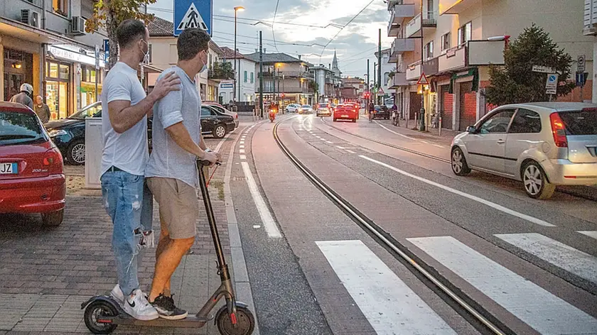 Aumentano le multe tra chi utilizza il monopattino ( foto Lorenzo Pòrcile)