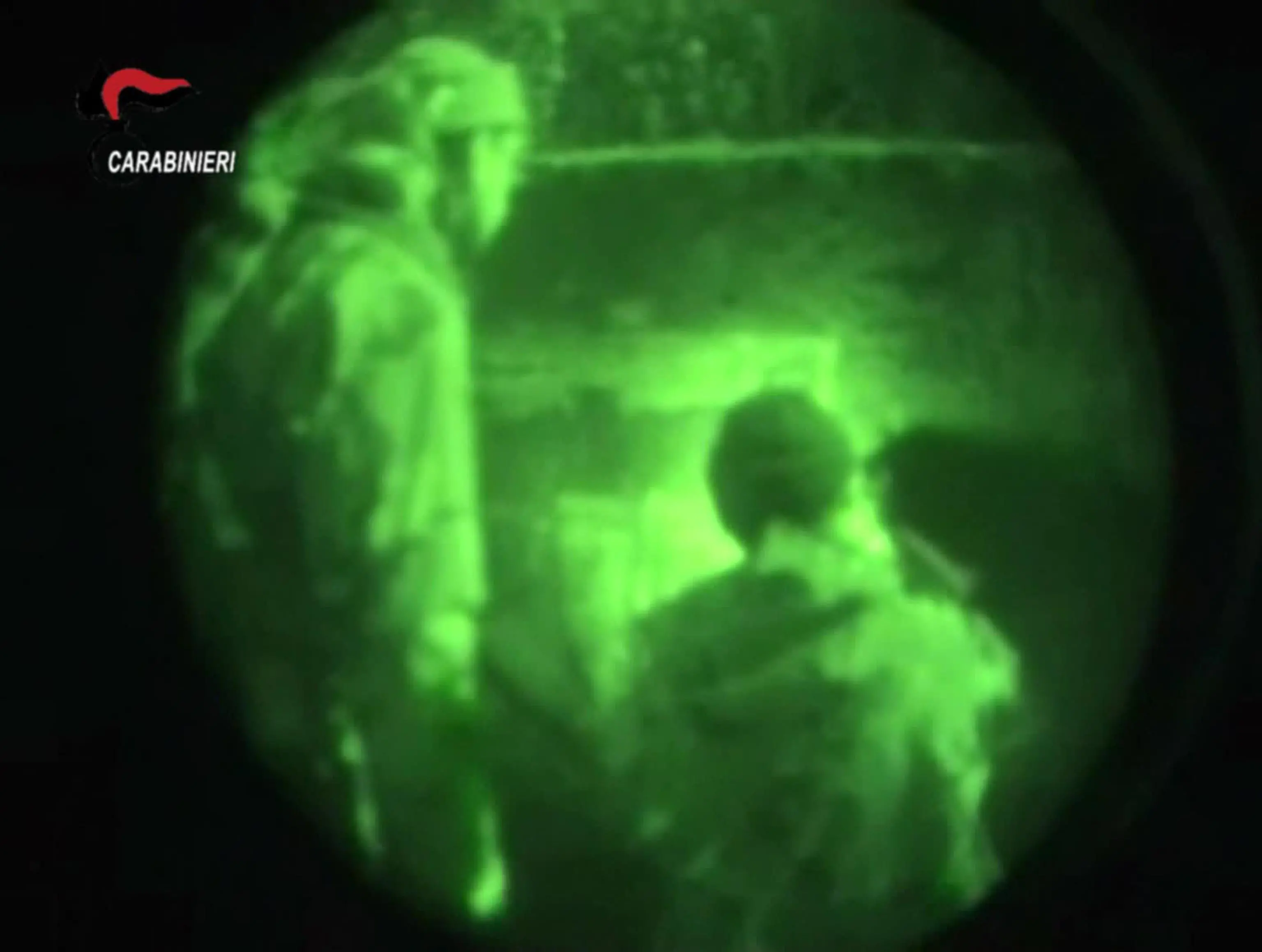 Un fermo immagine tratto dal video dei ROS dei carabinieri mostra un momento dell'operazione per l'esecuzione di un'ordinanza di custodia cautelare del gip di Catanzaro su richiesta della Dda a carico di 334 persone. L'operazione 'Rinascita-Scott' ha disarticolato tutte le organizzazioni di 'ndrangheta operanti nel Vibonese e facenti capo alla cosca Mancuso di Limbadi. Complessivamente sono 416 gli indagati, accusati a vario titolo di associazione mafiosa, omicidio, estorsione, usura, fittizia intestazione di beni, riciclaggio e altri reati aggravati dalle modalità mafiose. ANSA/CARABINIERI EDITORIAL USE ONLY NO SALES