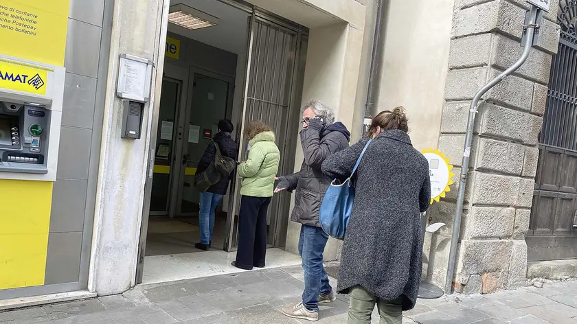 MARIAN -AGENZIA BIANCHI-PADOVA - CODA UFFICIO POSTALE PIAZZA DEI SIGNORI