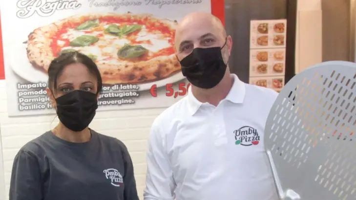 TOME -AGENZIA BIANCHI-PADOVA - UMBI PIZZA. DA DX: UMBERTO DRAGONE, MARIA LUISA MASSARO E IL FIGLIO ANTONIO DRAGONE