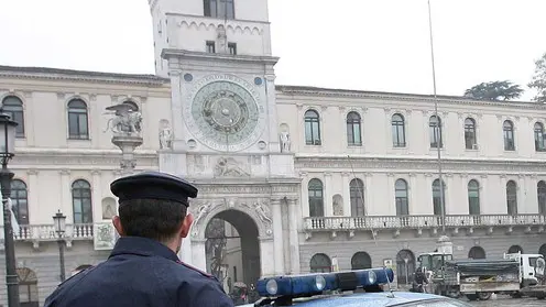 FERRO - POLIZIA NELLE PIAZZE FERRO - POLIZIA NELLE PIAZZE