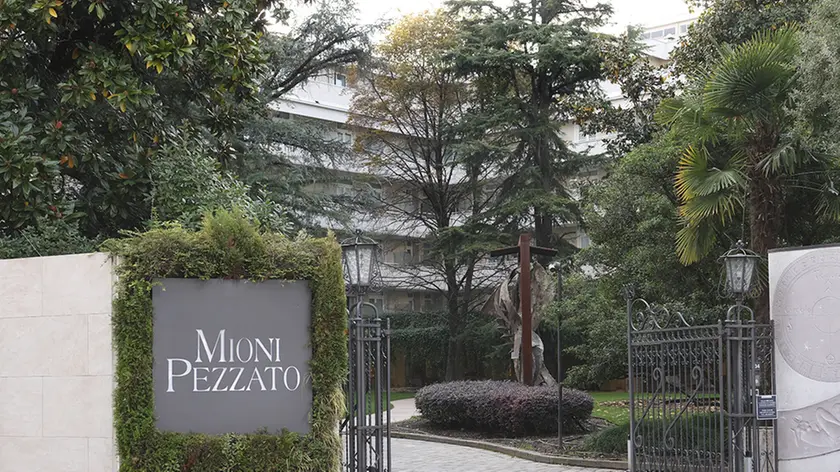 L’ingresso dell’Hotel Mioni Pezzato di via Marzia, ad Abano Terme, una delle strutture più apprezzate dell’area termale