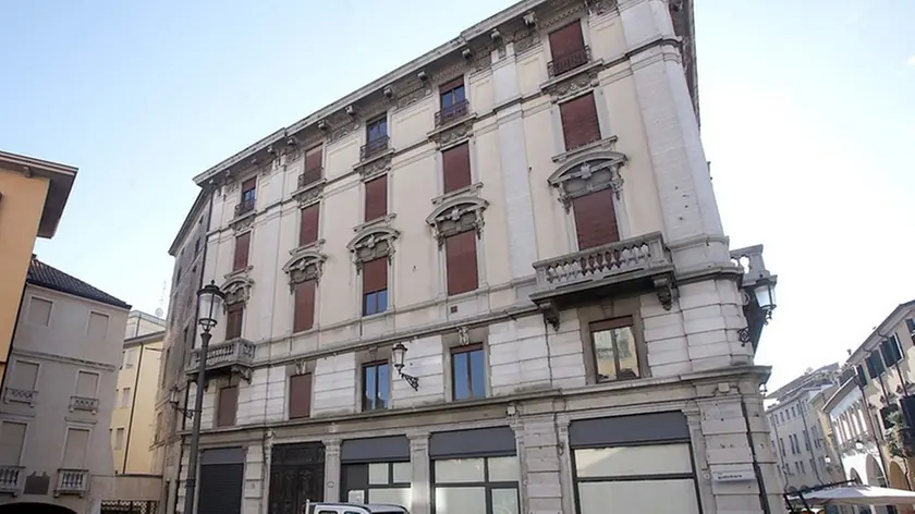 MARIAN - AGENZIA BIANCHI - PADOVA - VIA GUALCHIERE NUOVA SEDE MEDIOLANUM