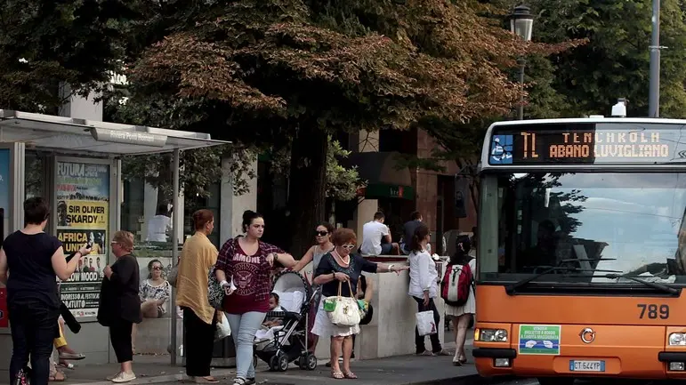 BARSOTTI - FERMATE BUS E TRAM