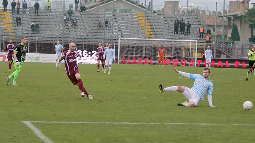 Il granata Coralli, autore del gol della bandiera