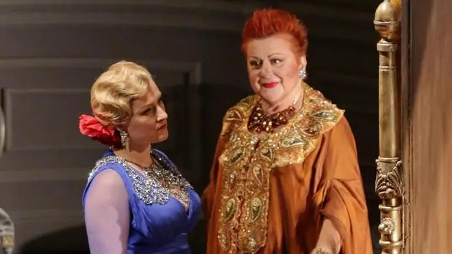 Diana Damrau e Mara Zampieri recitano ne "La Traviata" di Giuseppe Verdi, direttore Daniele Gatti. ANSA/UFFICIO STAMPA-BRESCIA-AMISANO-TEATRO ALLA SCALA +++EDITORIAL USE ONLY - NO SALES+++