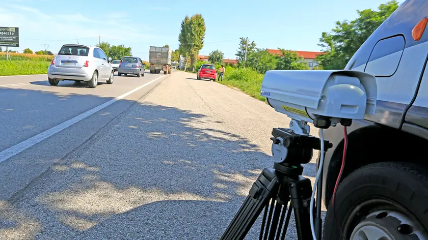 Controlli con il telelaser da parte della polizia locale