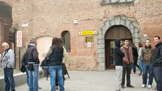 Montagnana 20/10/2012 Casting di sky per scegliere un centinaio di comparse per il film medievale che verrà girato tra Montagnana e Monselice nella foto: il luogo del casting ph zangirolami