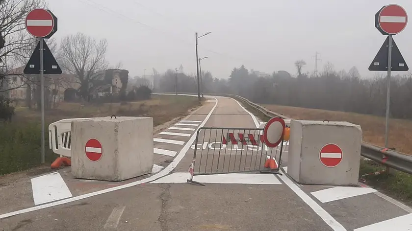 La segnaletica in via Sant'Antonio a Selvazzano che riapre a senso unico