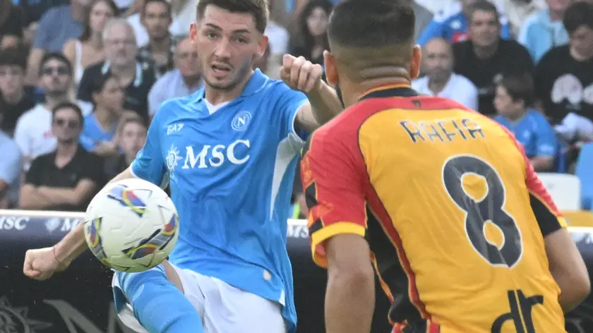 Napoli's midfielder Billy Gilmour in action during the Italian Serie A soccer match SSC Napoli vs US Lecce at Diego Armando Maradona stadium in Naples, 26 october 2024. ANSA / CIRO FUSCO