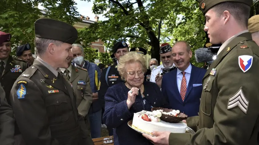 Meri Mion e la consegna della torta
