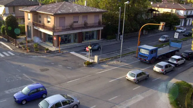 PD 01/10/02 G.M. TRAFFICO IN VIA ROMA DI ALBIGNASEGO. (TOSATTO)