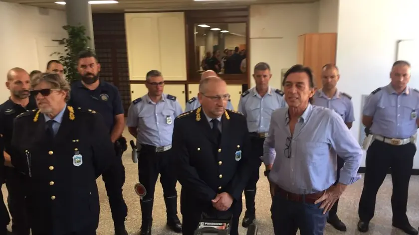 Sindaco, comandante e vigili nel distaccamento dell'Arcella