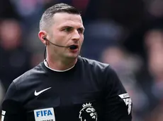 epa11306966 Referee Michael Oliver looks on during the English Premier League soccer match between Tottenham Hotspur and Arsenal FC in London, Britain, 28 April 2024. EPA/ANDY RAIN EDITORIAL USE ONLY. No use with unauthorized audio, video, data, fixture lists, club/league logos, 'live' services or NFTs. Online in-match use limited to 120 images, no video emulation. No use in betting, games or single club/league/player publications.