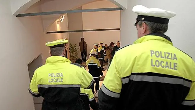MALAMAN..PROTESTA VIGILI ABANO MALAMAN.