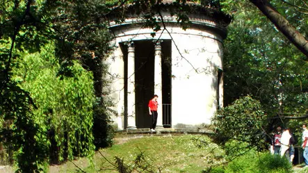 Padova 30 aprile 2005 G.M. Visite guidate ai giardini di Treves (CARRAI) Visite guidate ai giardini di Treves (CARRAI)