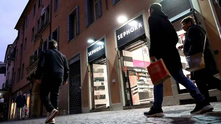 FERRO - AGENZIA BIANCHI - PADOVA - NEGOZIO SEPHORA VIA SANTA LUCIA