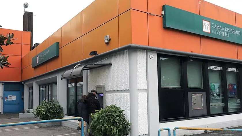MARIAN - AGENZIA BIANCHI - PADOVA - BANCOMAT ALLA CORTE DI MORTISE