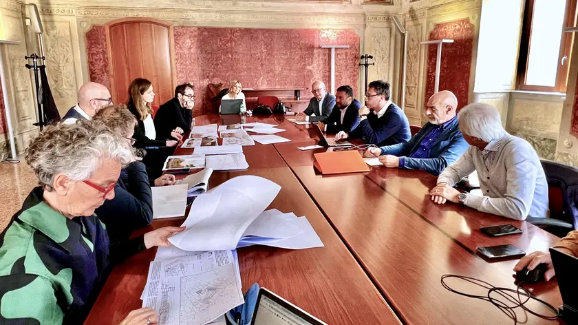 La giuria di AAA Architetti Cercasi riunita a Palazzo Moroni