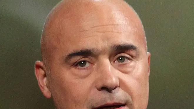 L'attore Luca Zingaretti durante la trasmissione di Raitre "Vieni via con me", condotta da Fabio Fazio, questa sera 22 novembre 2010 a Milano. ANSA/MATTEO BAZZI