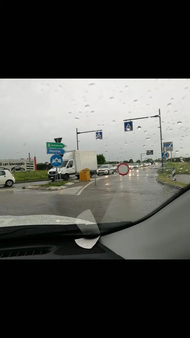 Imbocco della bretella Boston da Selvazzano chiuso per sottopasso allagato