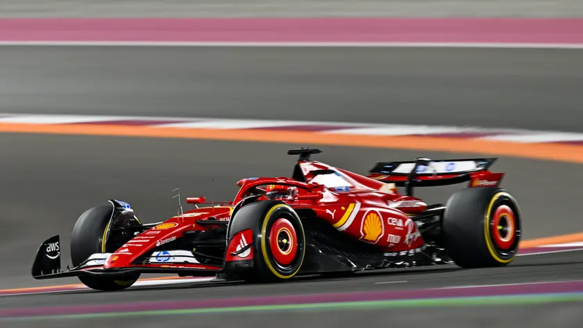 epa11752380 Scuderia Ferrari driver Charles Leclerc of Monaco competes during the Formula 1 Qatar Grand Prix at the Lusail International Circuit racetrack in Lusail, Qatar, 01 December 2024. EPA/NOUSHAD THEKKAYIL