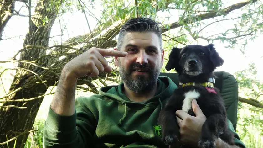 Simone Sinigaglia con il suo cane