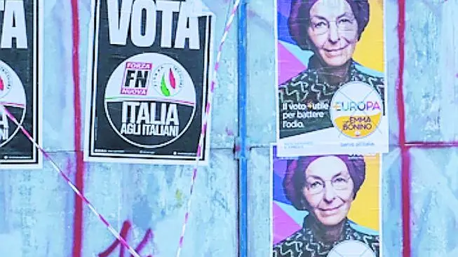 MARIAN-AGENZIA BIANCHI-PADOVA-TABELLONI ELETTORALI PARZIALMENTE OCCUPATI