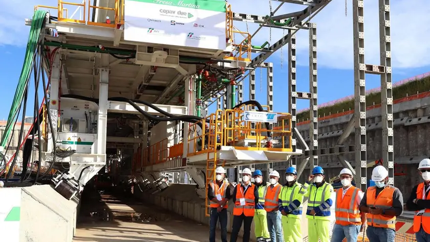 Il ministro delle Infrastrutture e dei Trasporti, Paola De Micheli, all'apertura dei lavori per l'Alta Velocità a Lonato (Brescia), 05 ottobre 2020. ANSA/ Filippo Venezia