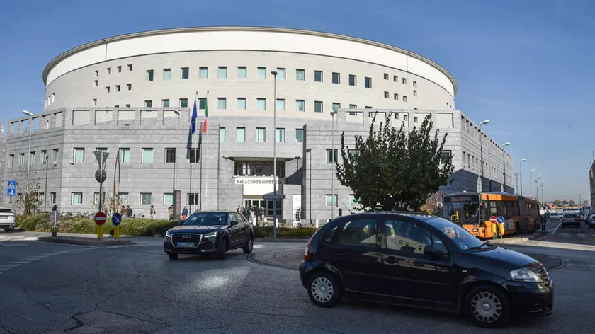 SBRISSA-AGENZIA BIANCHI-PADOVA-ESTERNI TRIBUNALE DI PADOVA