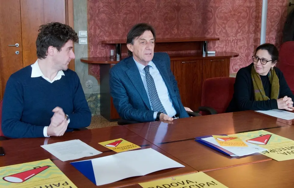 L’assessore Andrea Micalizzi, il sindaco Sergio Giordani e Fiorita Luciano