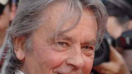 Un'immagine di Alain Delon al Festival di Cannes, Francia, il 20 maggio 2007. Delon, 76 anni, e' stato sottoposto stamattina a un'operazione al cuore all'ospedale americano di Neuilly-sur-Seine, alle porte di Parigi. L'attore era stato ricoverato in ospedale ieri per un'aritmia cardiaca. ANSA/DANIEL DEME